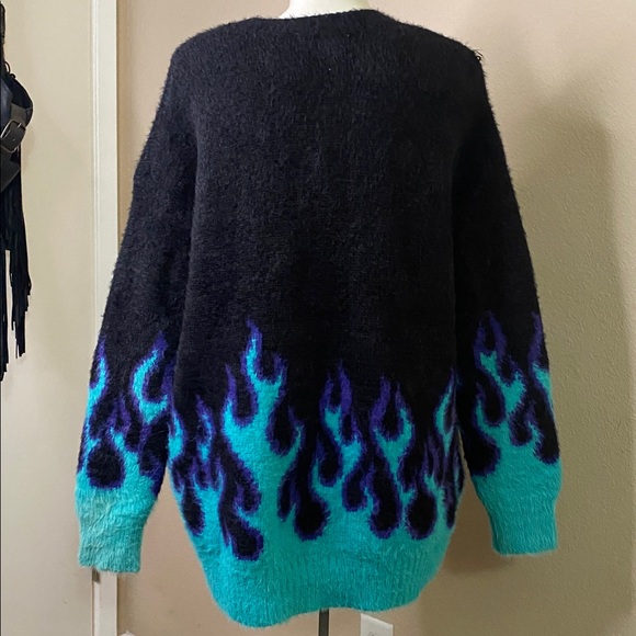Adika Black heavy knit goth rock Sweater Blue and Purple Flames 🖤🖤☠️ - Picture 5 of 7